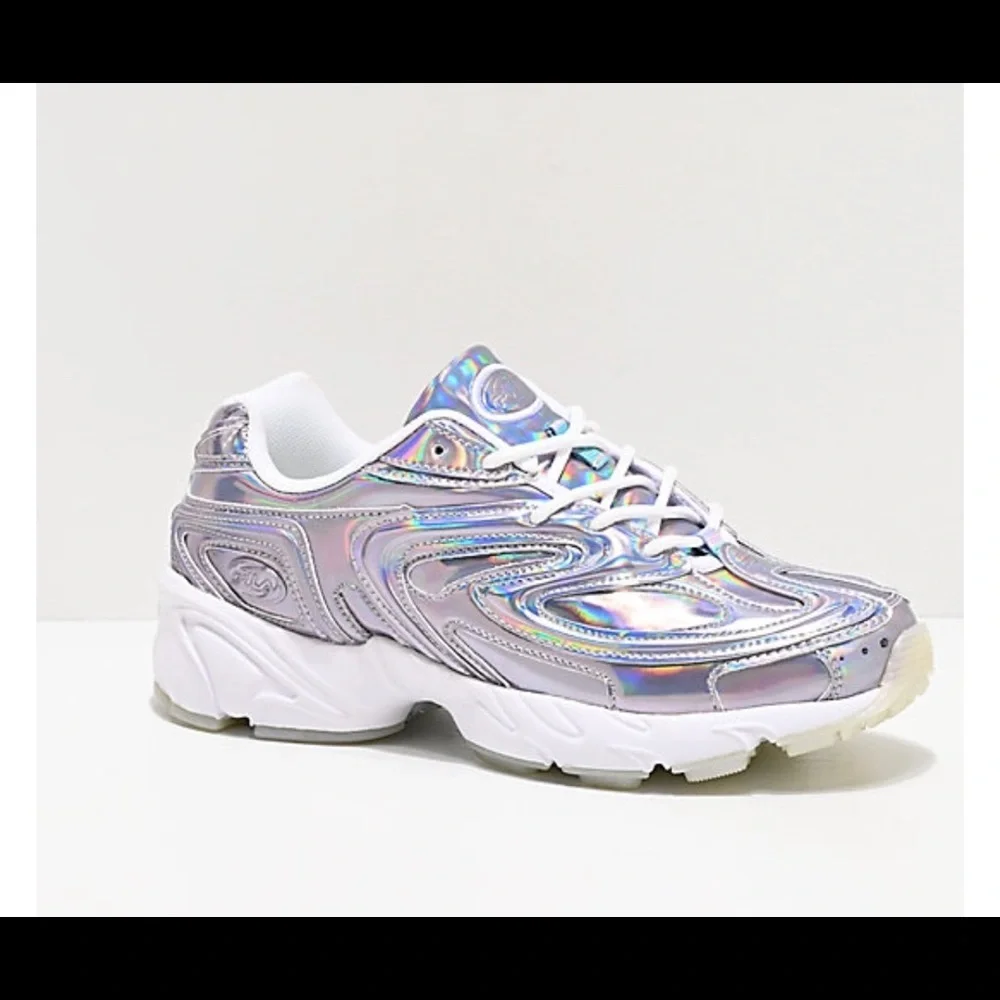 Unisex Fila Iridescent metallic holographi sneaker - Picture 7 of 8